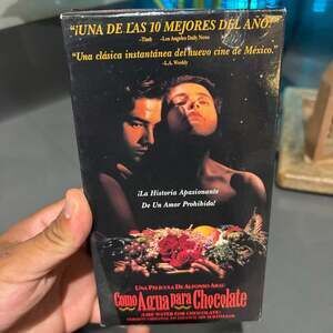Como Agua Para Chocolate/Like Water for Chocolate Spanish Language VHS